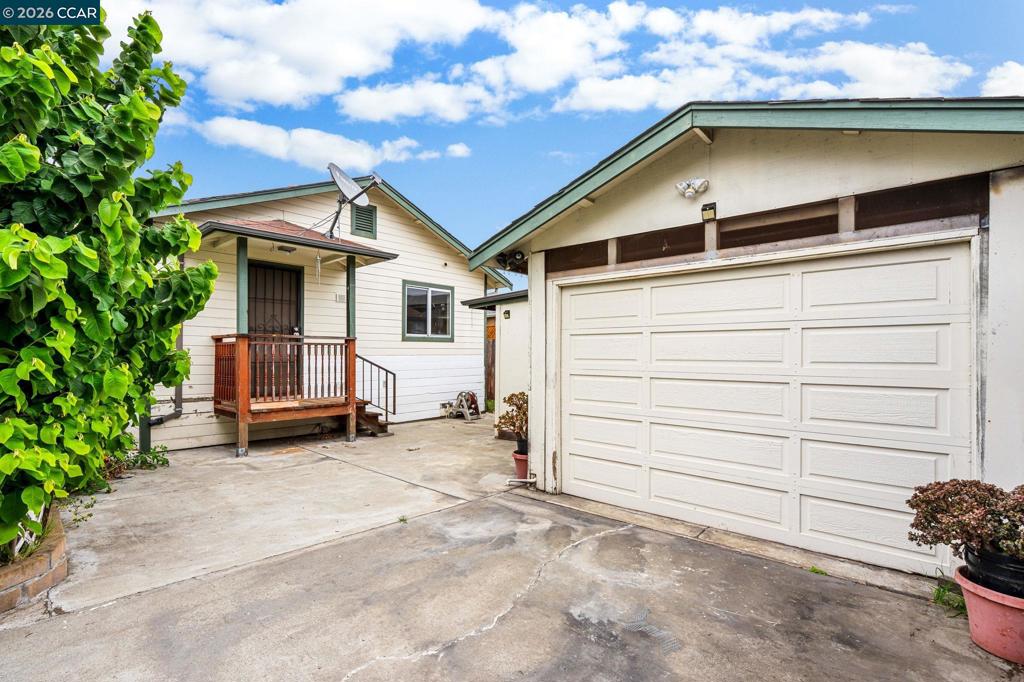 3564 Smith St Property Photo 11
