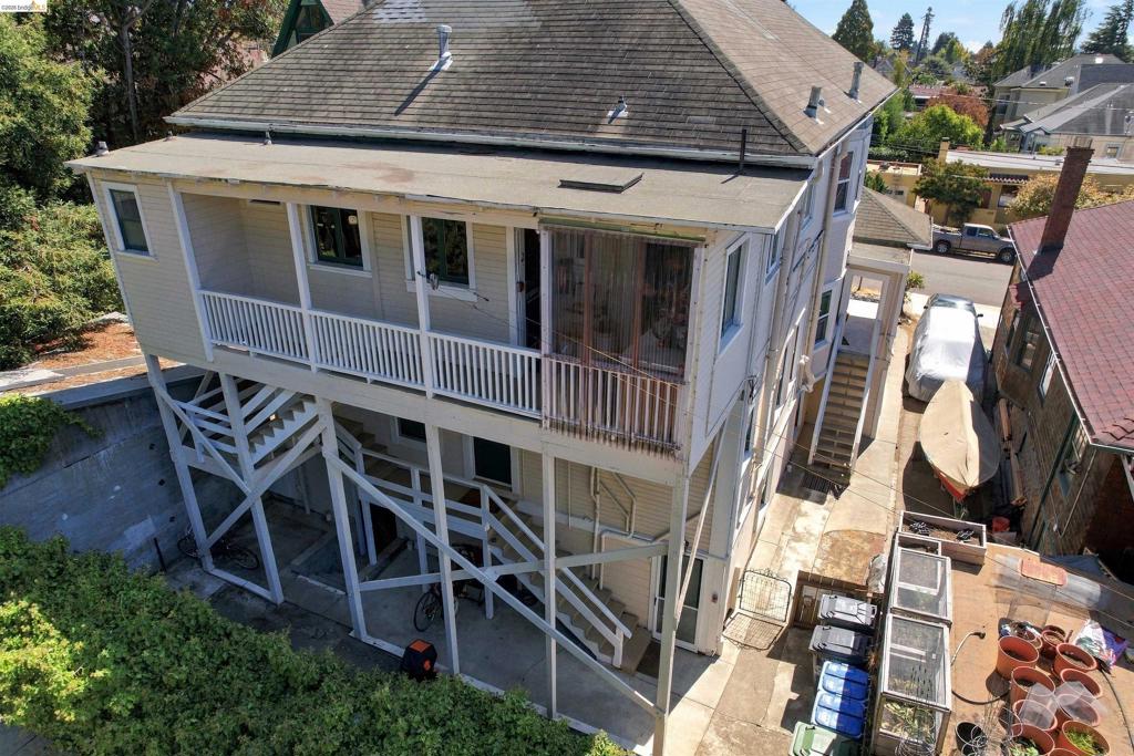 2307 2309 Prince St Property Photo 7
