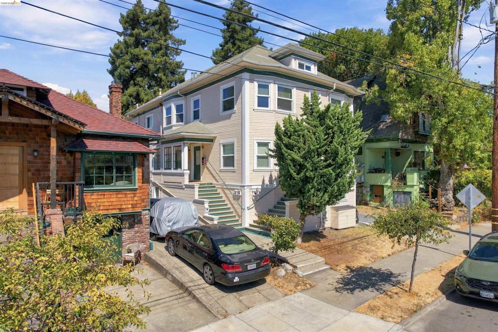 2307 2309 Prince St Property Photo 8