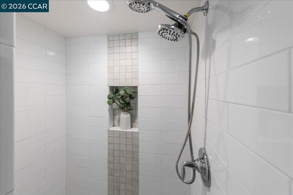 217 Weymouth Ct Property Photo 37
