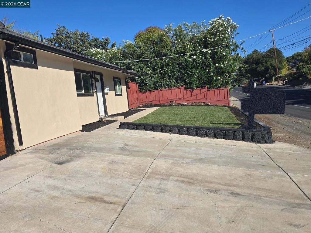 3121 Cowell Rd Property Photo 5