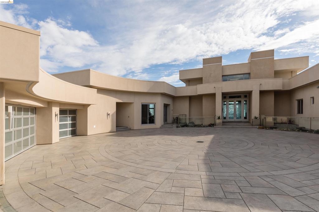 13367 Campus Dr. Property Photo 4