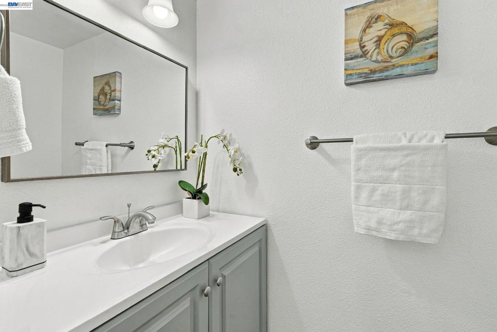 890 Bissell Ct Property Photo 18