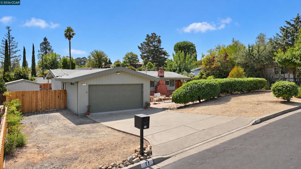 71 Gilrix Drive Property Photo 2