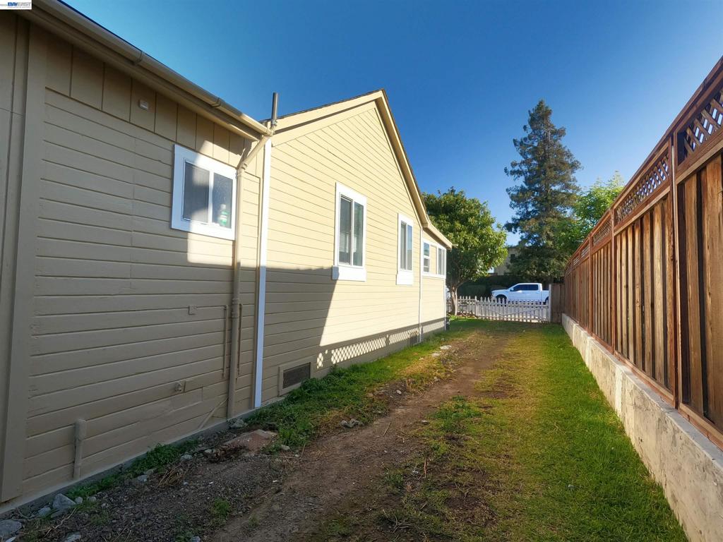 4439 Horner St Property Photo 4
