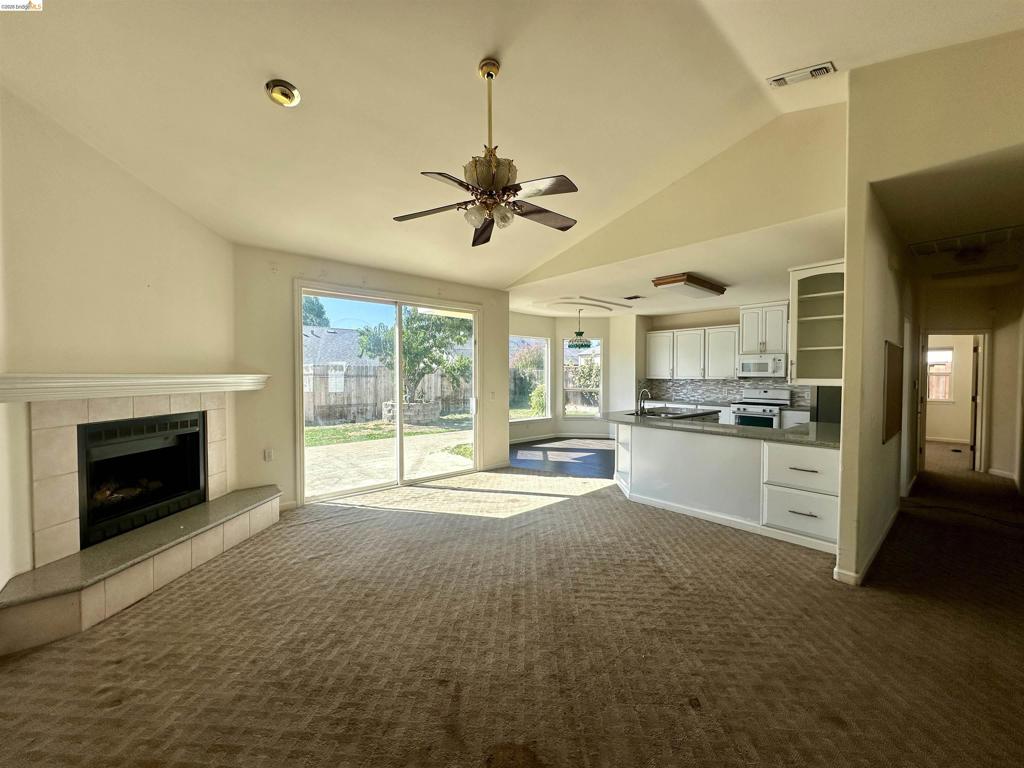 17580 Wild Oak Dr Property Photo 2
