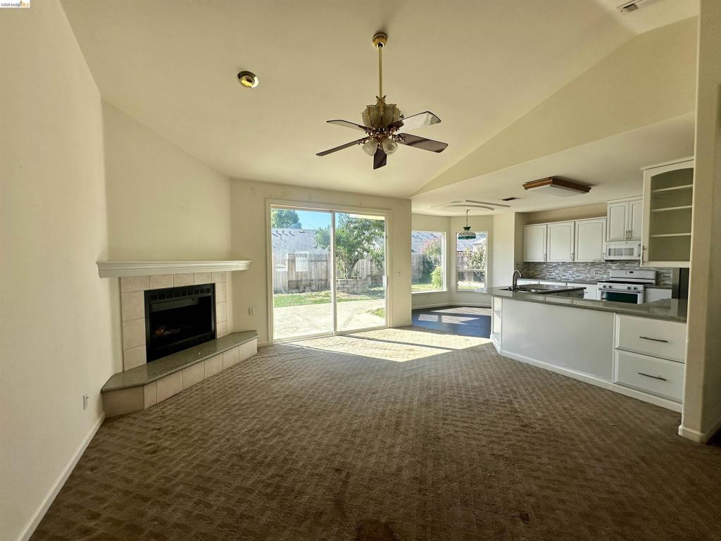 17580 Wild Oak Dr Property Photo 3