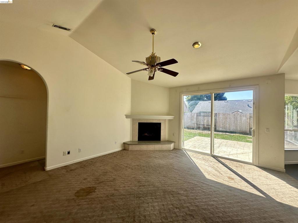 17580 Wild Oak Dr Property Photo 4