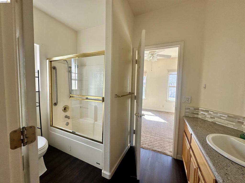 17580 Wild Oak Dr Property Photo 11