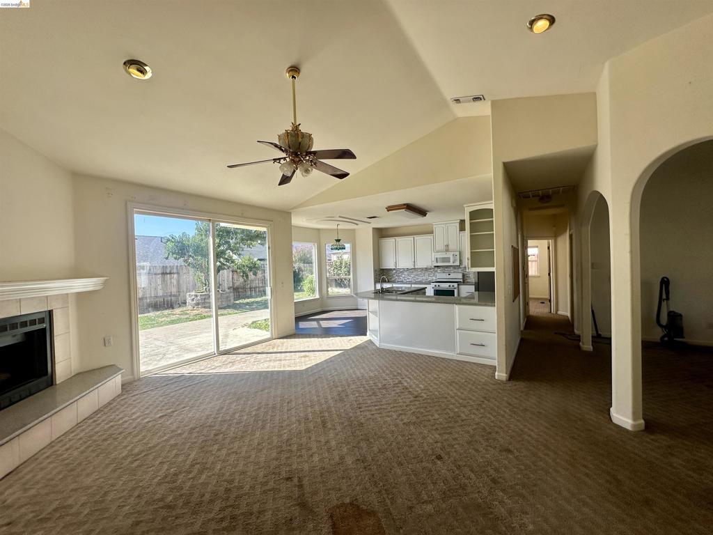 17580 Wild Oak Dr Property Photo 12