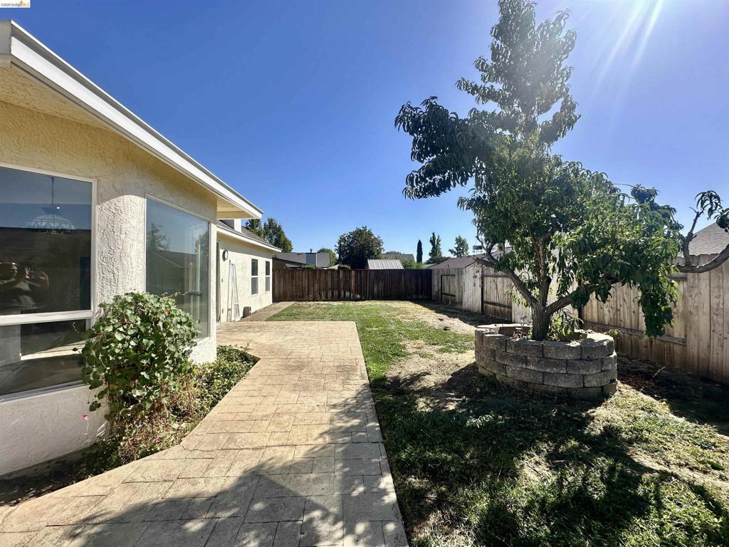 17580 Wild Oak Dr Property Photo 18