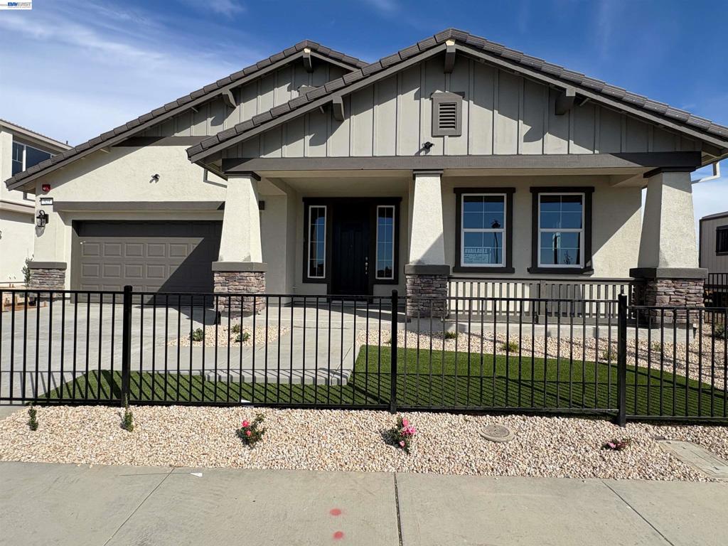 325 Maverick Drive Property Photo 2