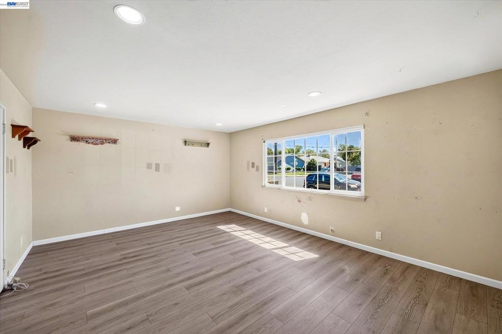 3470 Pestana Way Property Photo 4