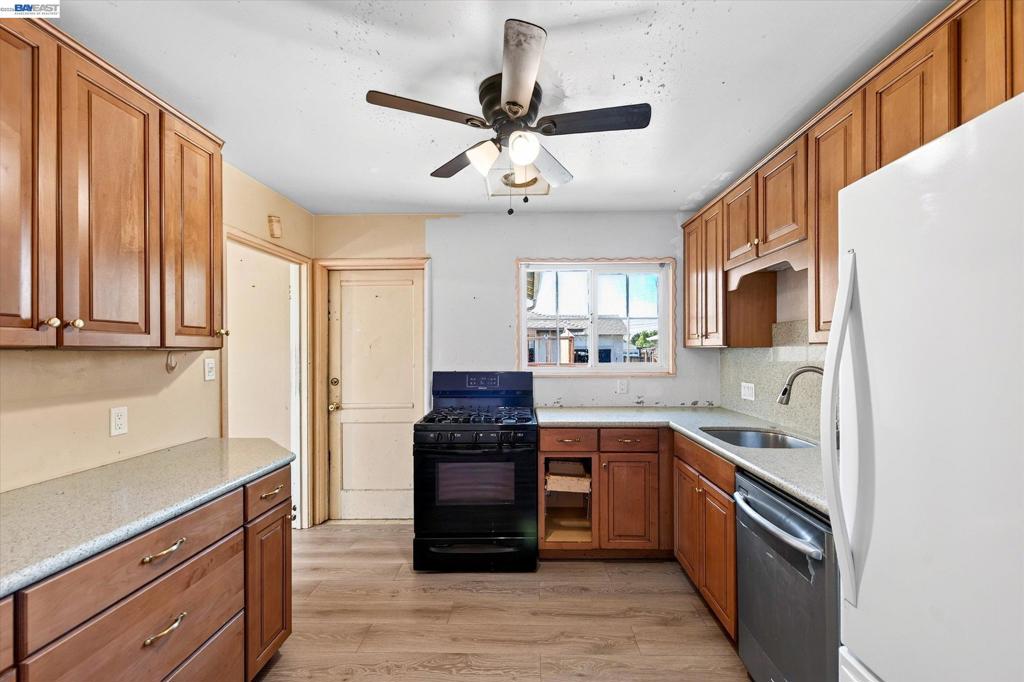 3470 Pestana Way Property Photo 8