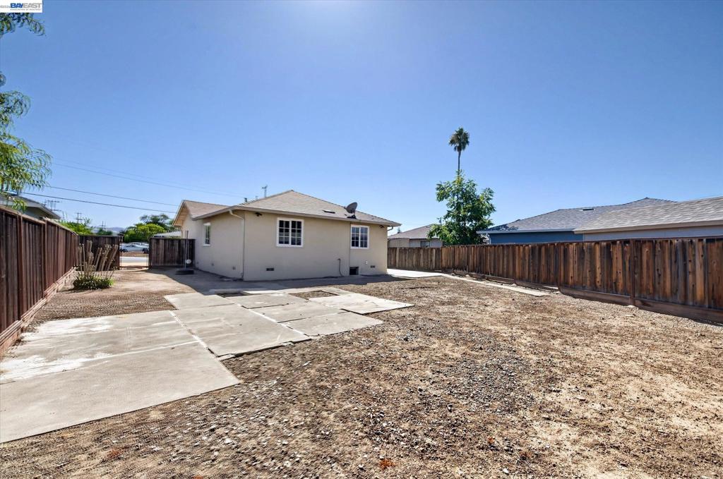 3470 Pestana Way Property Photo 21