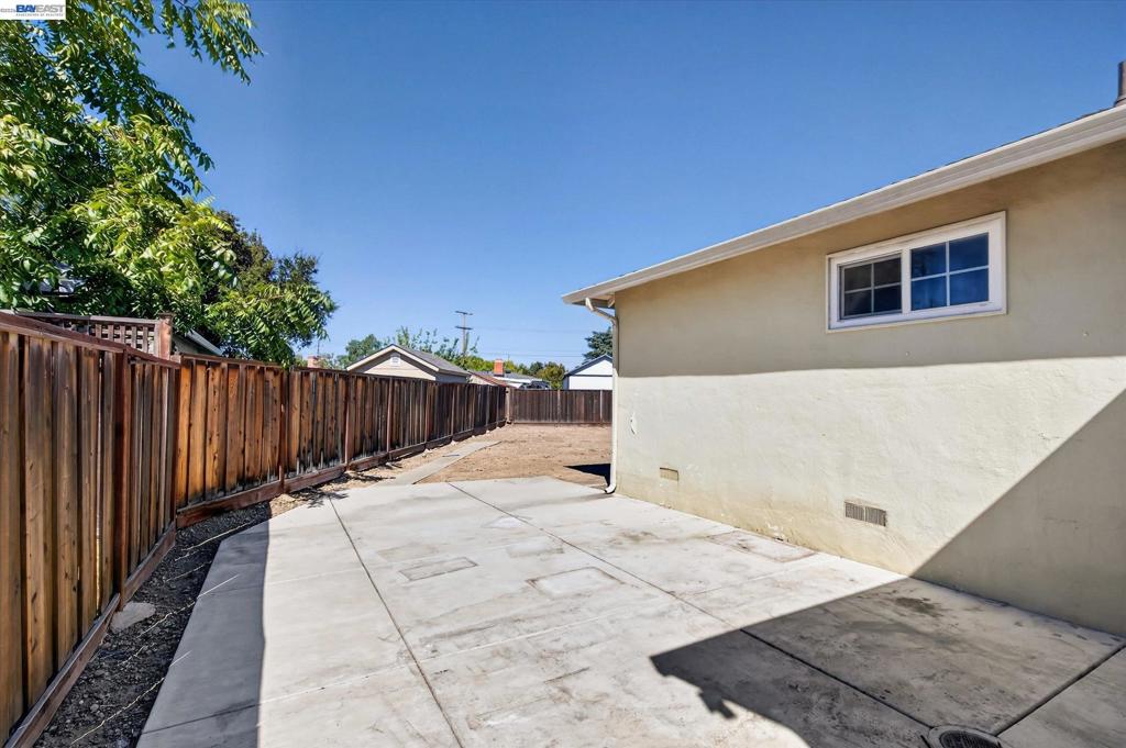 3470 Pestana Way Property Photo 23