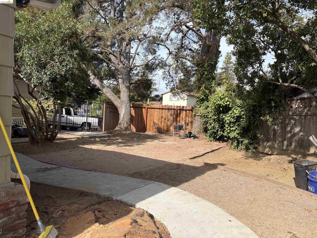 115 Cook Circle Property Photo 2