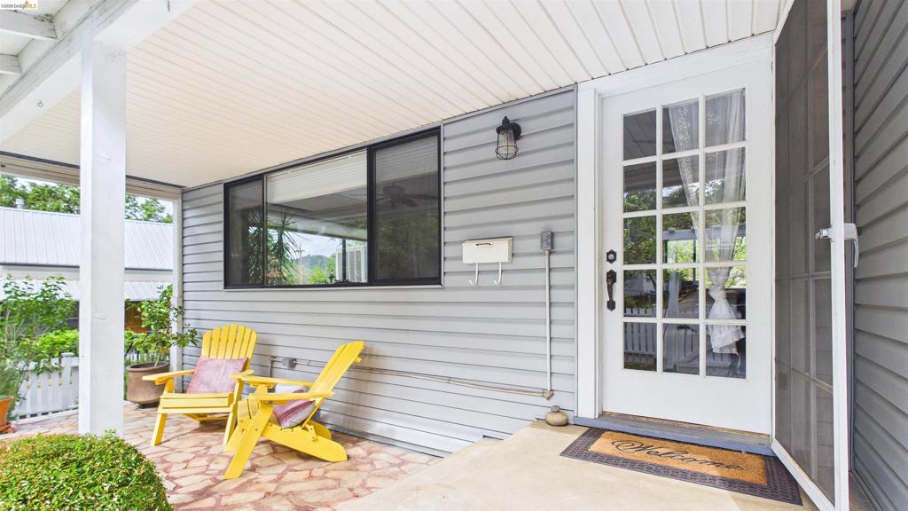 186 Theall Property Photo 1