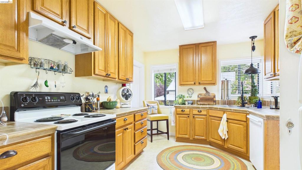 186 Theall Property Photo 12