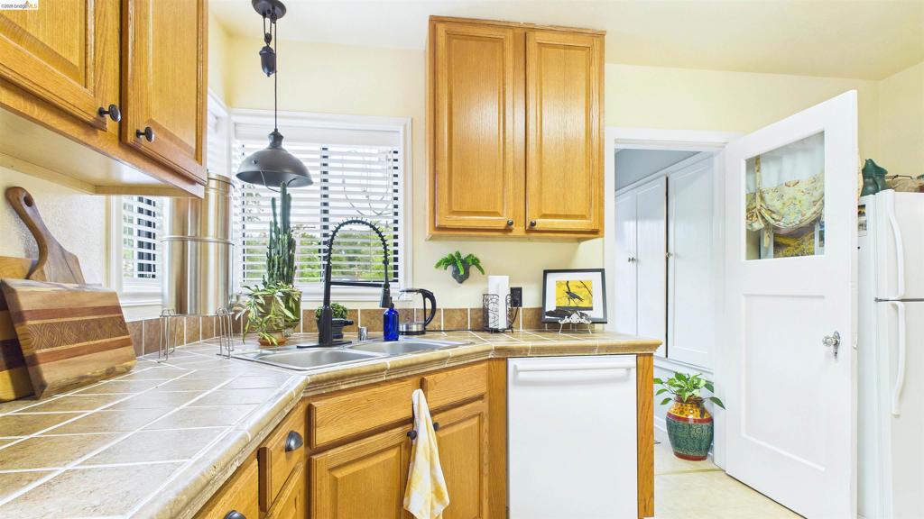 186 Theall Property Photo 14