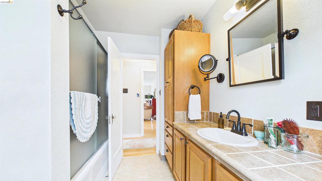 186 Theall Property Photo 18