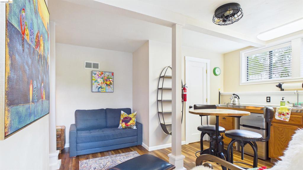 186 Theall Property Photo 22
