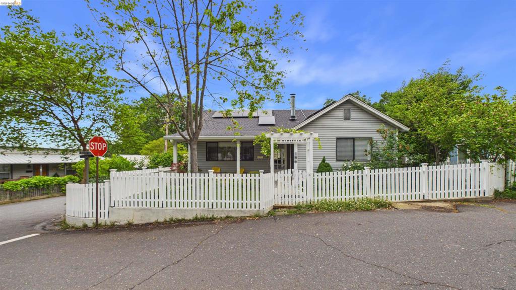 186 Theall Property Photo 31