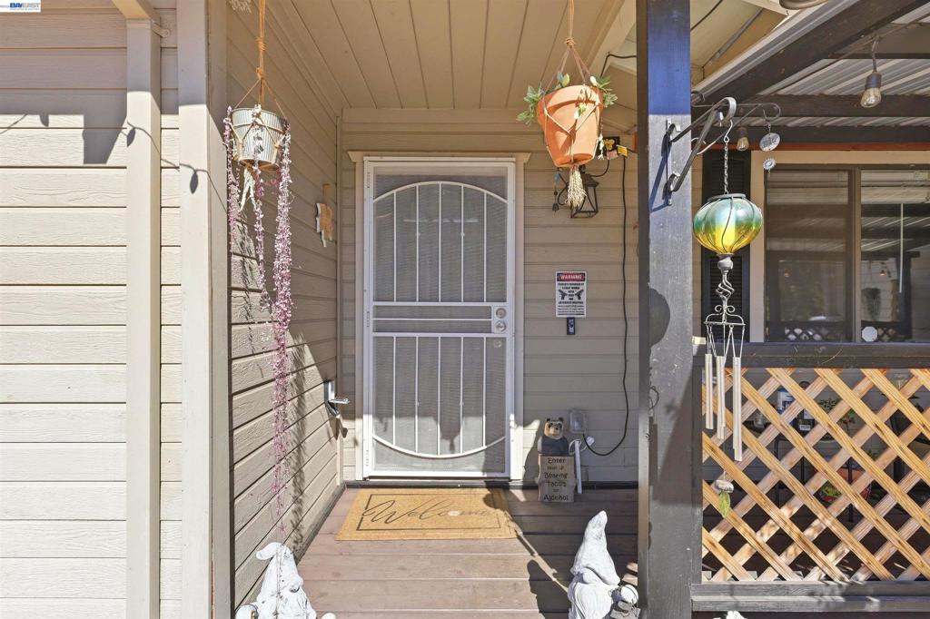 6696 Baldwin St Property Photo 5