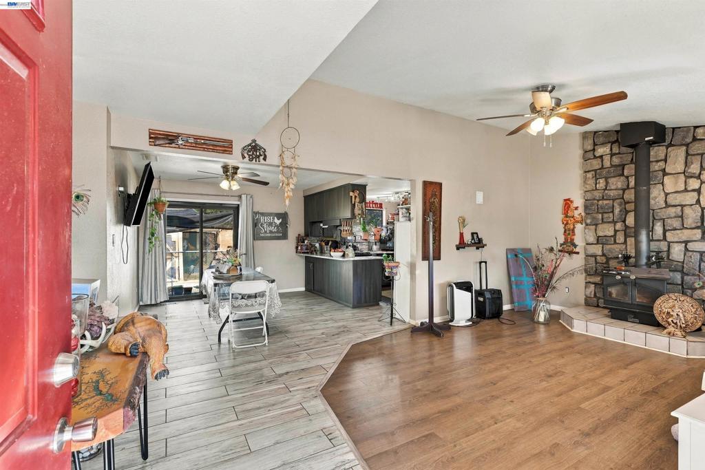 6696 Baldwin St Property Photo 6