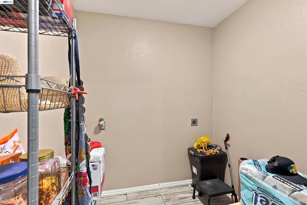 6696 Baldwin St Property Photo 14