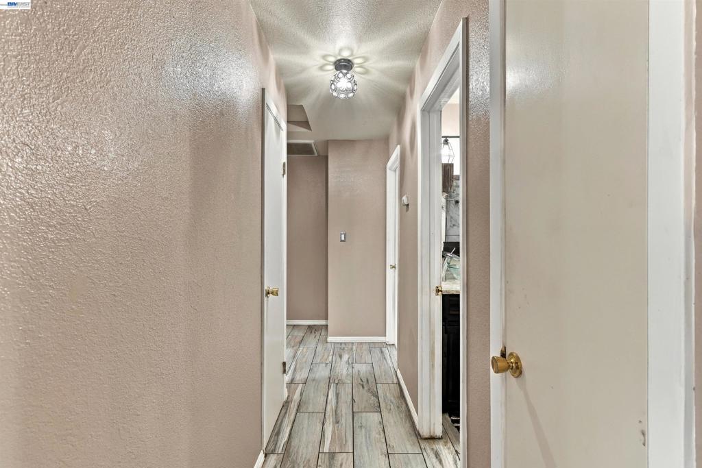 6696 Baldwin St Property Photo 17