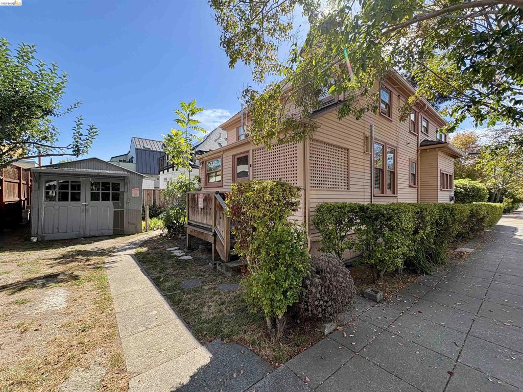 2801 Fulton St Property Photo 4