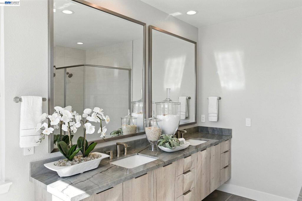 1590 Ponza Circle Property Photo 4