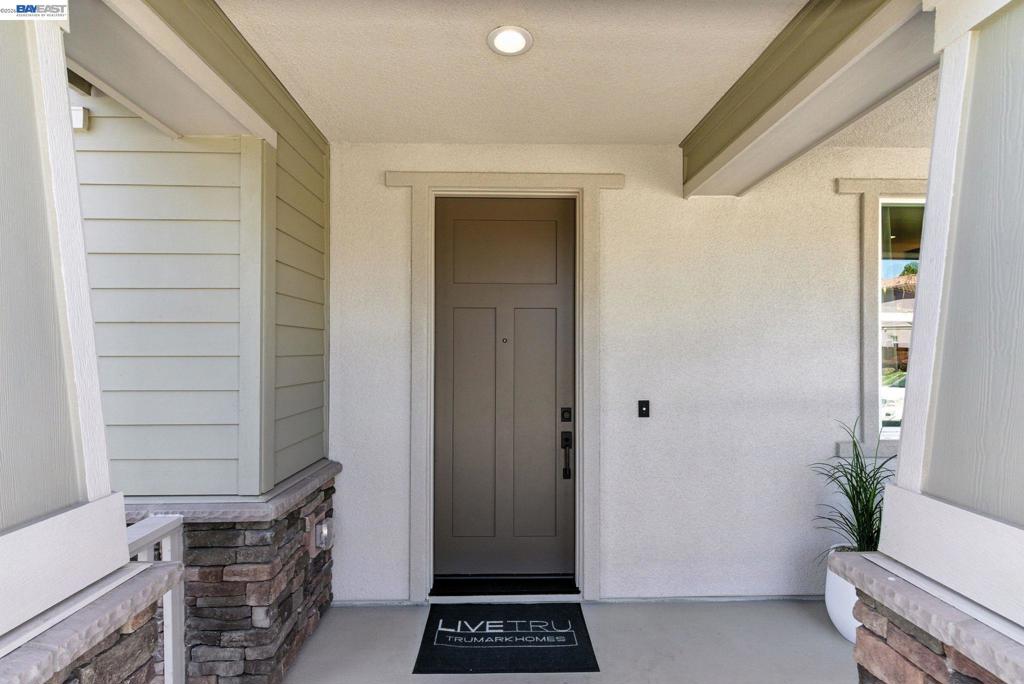 1590 Ponza Circle Property Photo 10