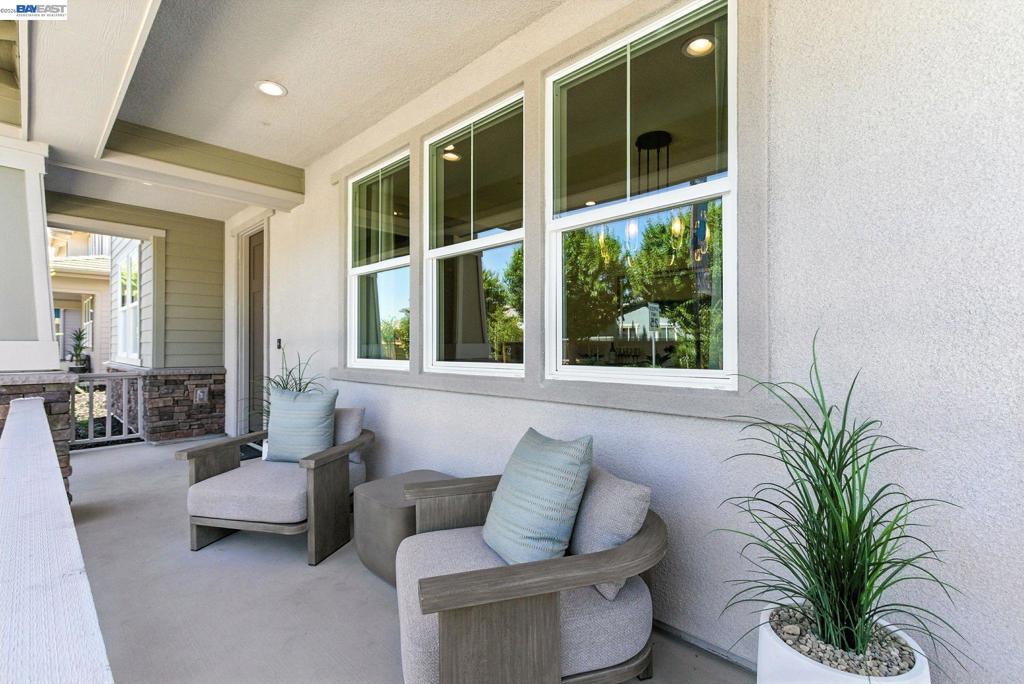 1590 Ponza Circle Property Photo 13