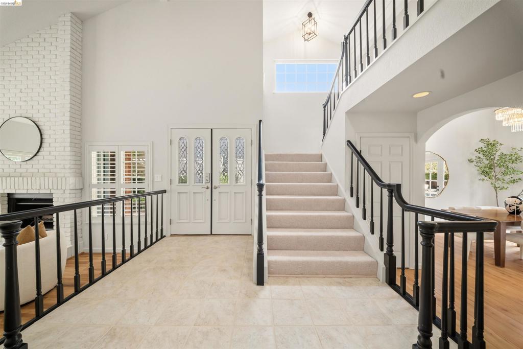 21 Stonington Pt Property Photo 9