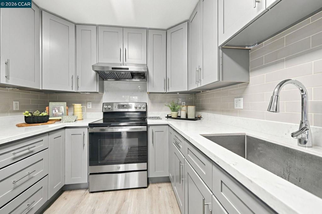 22093 Betlen Way Property Photo 12