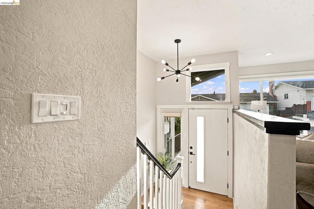 476 Creighton Way Property Photo 3