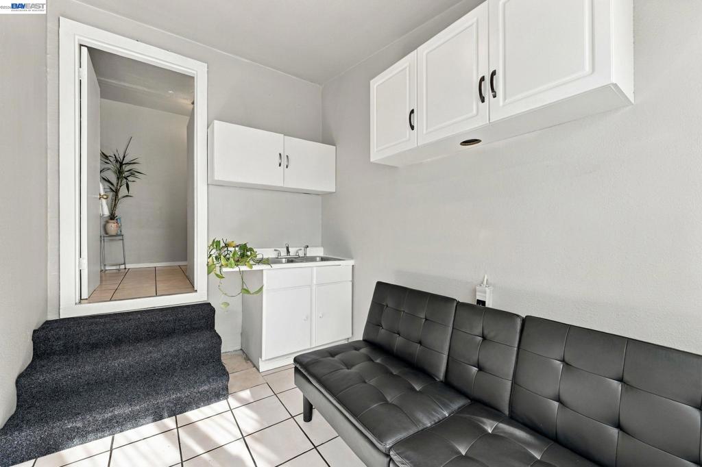 22730 Souza Ct Property Photo 25