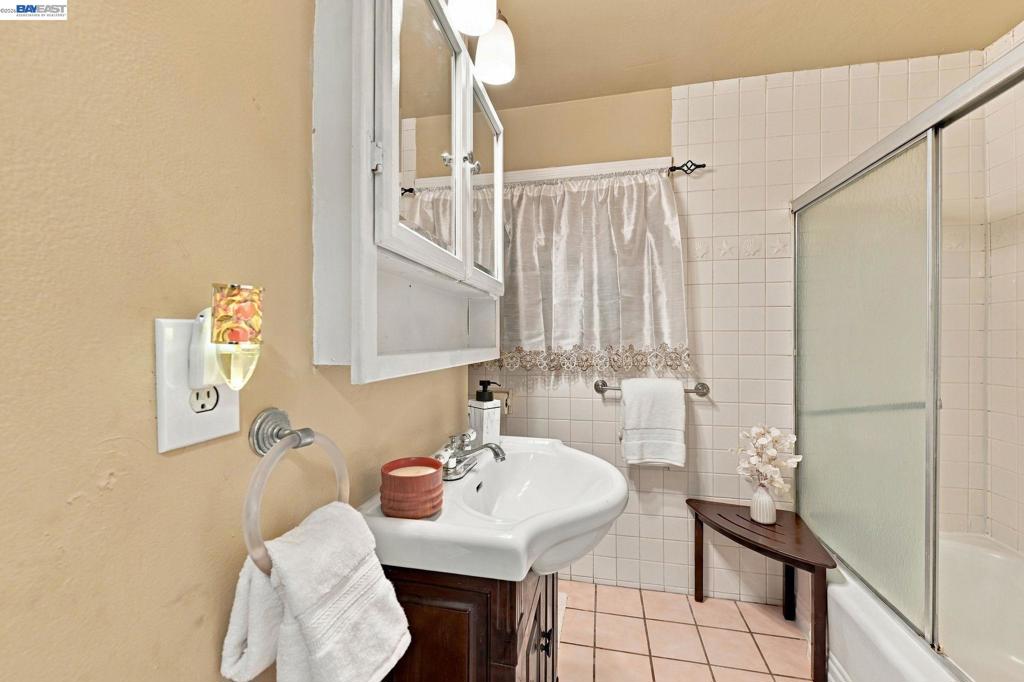 22730 Souza Ct Property Photo 29