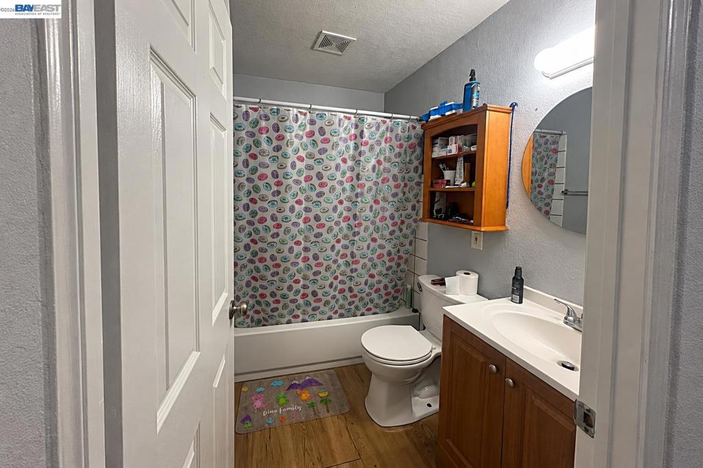 100 Tabor Ave Property Photo 10