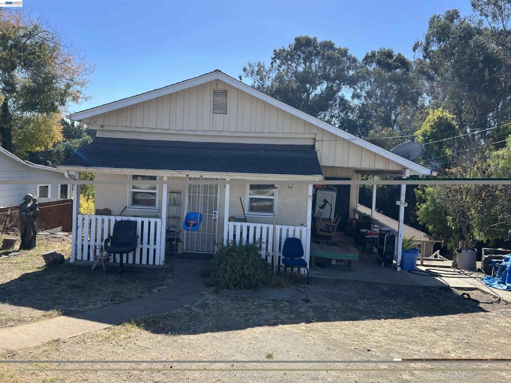 2039 D Street Property Photo 1