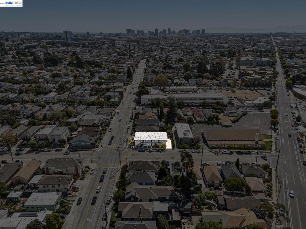 901 55th St Property Photo 11