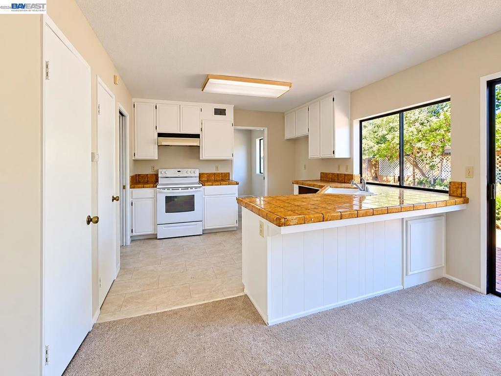 2025 Mendocino Dr Property Photo 3