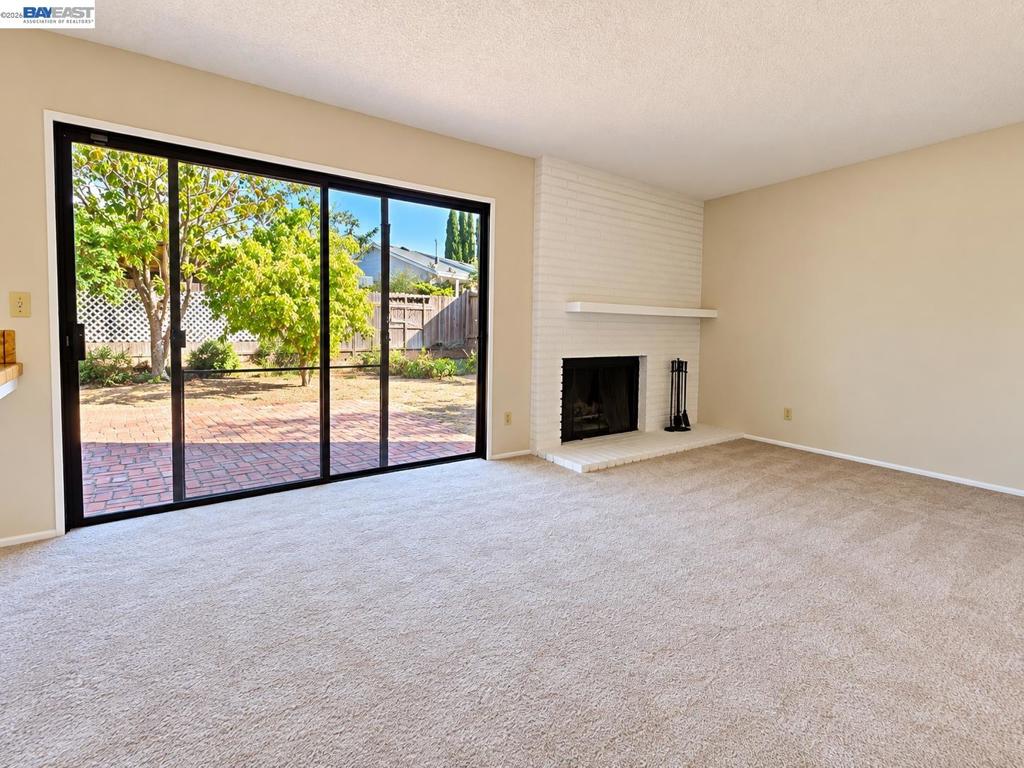 2025 Mendocino Dr Property Photo 5