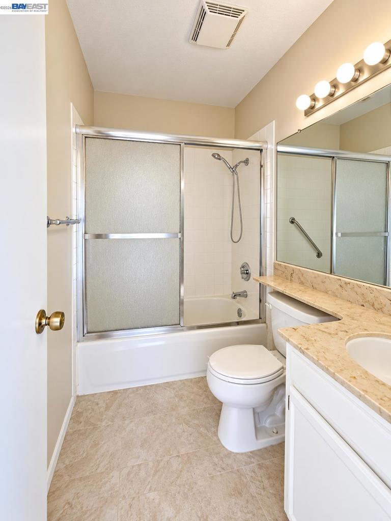 2025 Mendocino Dr Property Photo 6