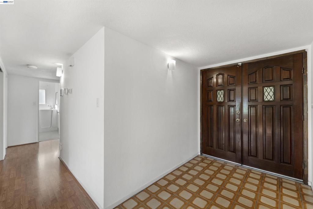 7516 Dorchester Way Property Photo 7