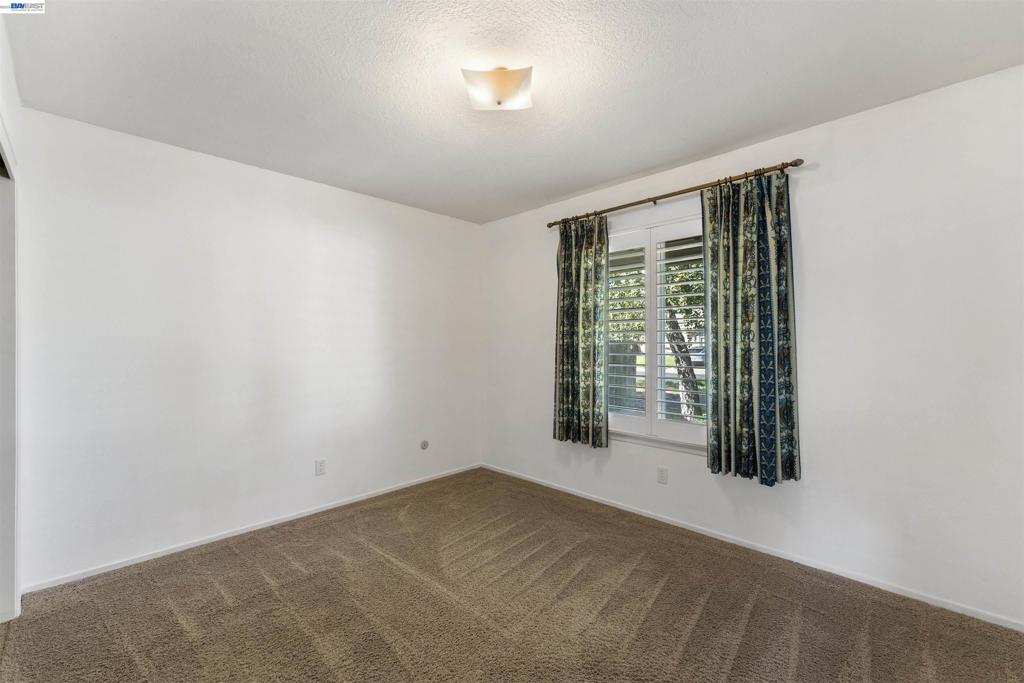7516 Dorchester Way Property Photo 11