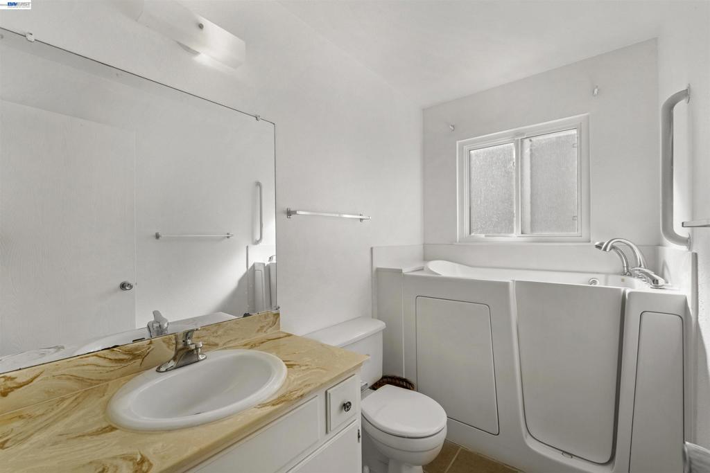 7516 Dorchester Way Property Photo 13