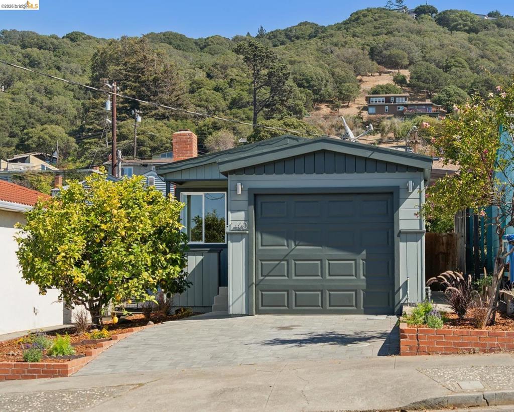 1410 Lawrence St Property Photo 2